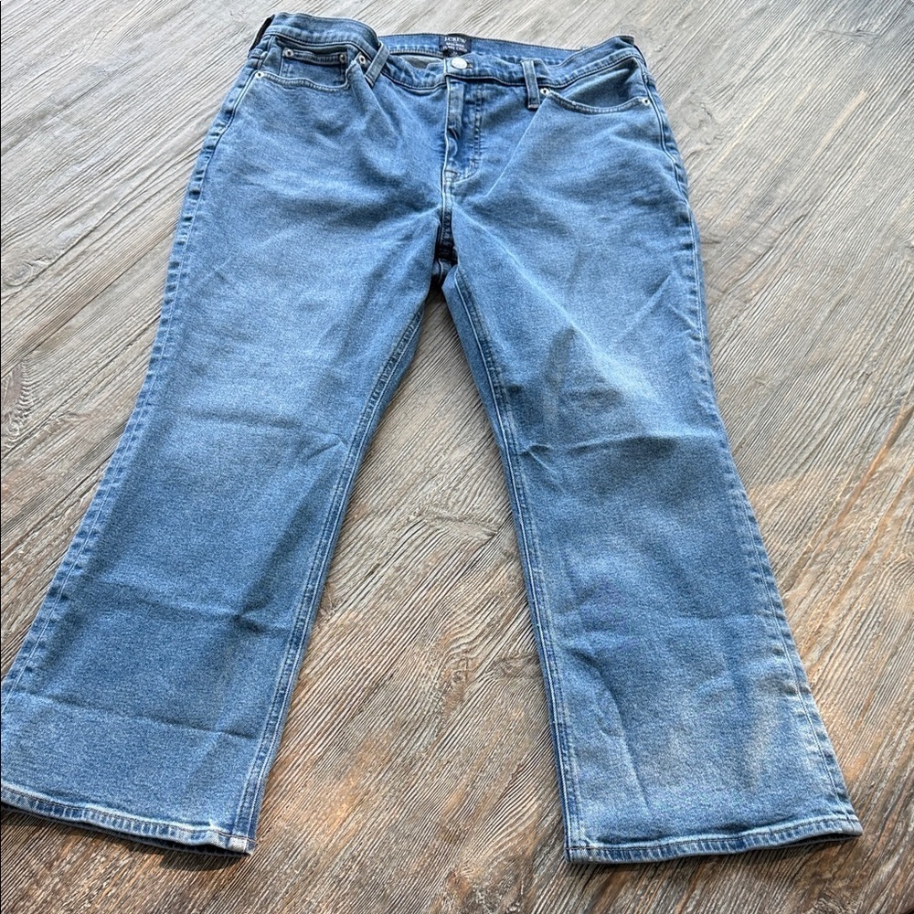 J Crew Mid Rise Flare Crop Blue Denim Jeans Womens 32 NWT